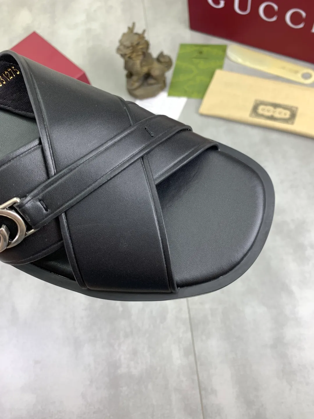 Men's shoes 💰P380💰[New model] High version 🎁🎁🎁 GUCCI New casual hot diamond slippers for the Year of the Snake, original official website, perfect workmanship, transmitting a kind of noble luxury, sublimating its definition of luxury in Gucci's high-end extraordinary craftsmanship. Original Gucci double G combination outsole, code number: 40-44 (45 customized) complete package